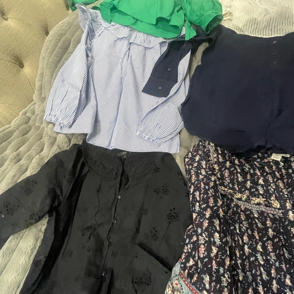 Assorted 16 Women's Blouses Collection - Picture 13 of 16